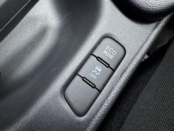 Toyota Yaris IV с пробегом 2020 года, цена 1 400 000 рублей, 65289 км, хэтчбек, Автокод Объявления