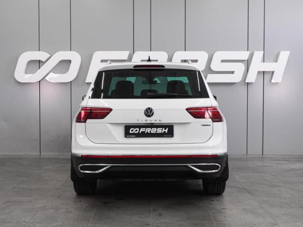 Volkswagen Tiguan II Рестайлинг с пробегом 2021 года, цена 3 149 000 рублей, 107869 км, внедорожник, Автокод Объявления