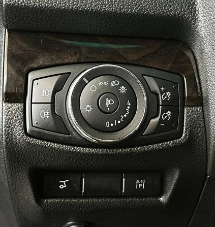 Ford Explorer V с пробегом 2015 года, цена 2 590 000 рублей, 57053 км, внедорожник, Автокод Объявления