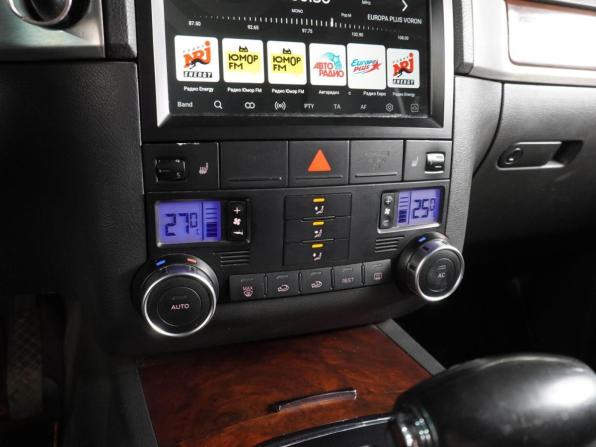 Volkswagen Touareg I Рестайлинг с пробегом 2009 года, цена 1 219 000 рублей, 247731 км, внедорожник, Автокод Объявления