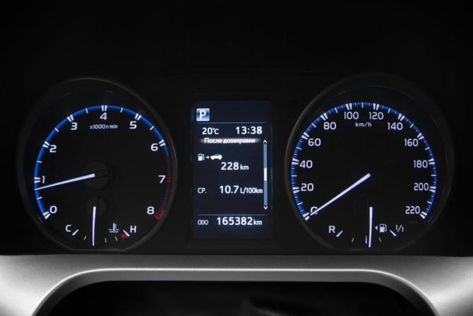 Toyota RAV4 IV (XA40) Рестайлинг с пробегом 2016 года, цена 1 975 000 рублей, 165381 км, внедорожник, Автокод Объявления