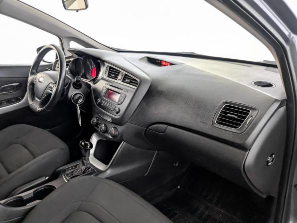 Kia Ceed II Рестайлинг с пробегом 2018 года, цена 1 300 000 рублей, 171570 км, универсал, Автокод Объявления