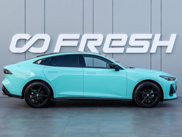 Changan UNI-V I с пробегом 2024 года, цена 2 299 000 рублей, 5021 км, лифтбек, Автокод Объявления
