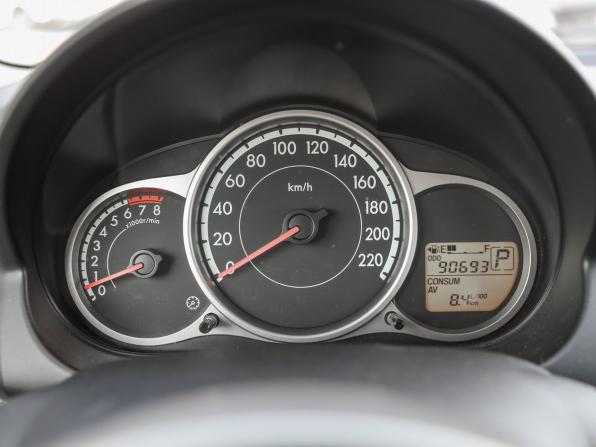 Mazda 2 II Рестайлинг (DE2) с пробегом 2011 года, цена 799 000 рублей, 90700 км, хэтчбек, Автокод Объявления