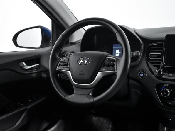 Hyundai Solaris II Рестайлинг с пробегом 2022 года, цена 1 890 000 рублей, 44701 км, седан, Автокод Объявления