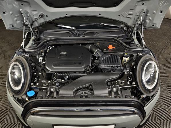 Mini Hatch III (F55/F56) Рестайлинг 2 с пробегом 2022 года, цена 2 650 000 рублей, 38691 км, хэтчбек, Автокод Объявления