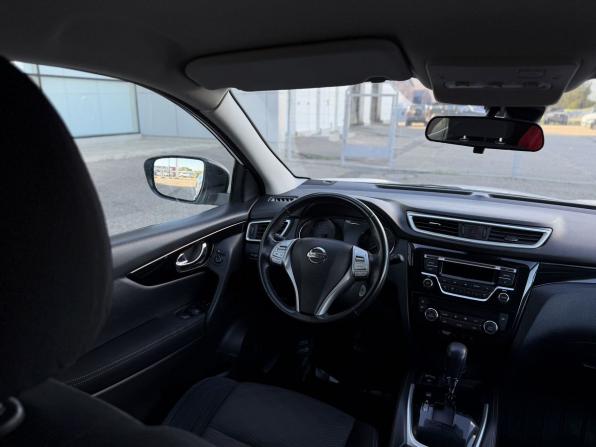 Nissan Qashqai II с пробегом 2018 года, цена 1 590 000 рублей, 128398 км, внедорожник, Автокод Объявления