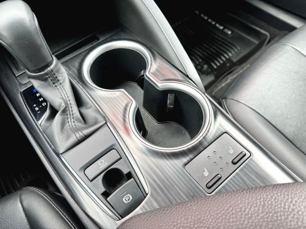 Toyota Camry VIII (XV70) Рестайлинг с пробегом 2021 года, цена 2 950 000 рублей, 46322 км, седан, Автокод Объявления