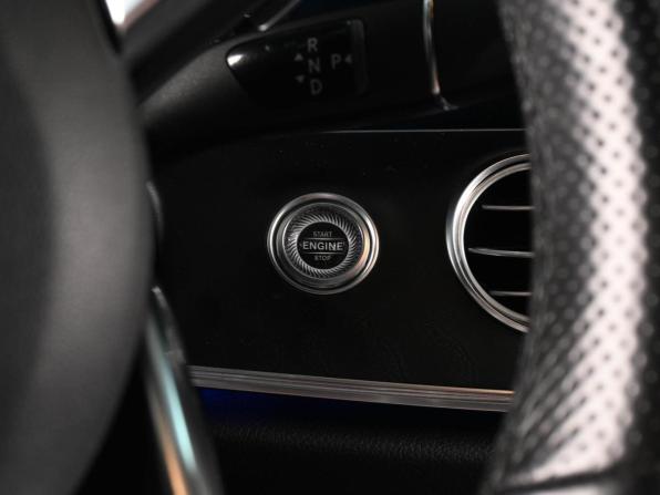 Mercedes-Benz E-Класс V (W213 S213 C238) с пробегом 2017 года, цена 3 399 000 рублей, 63192 км, седан, Автокод Объявления