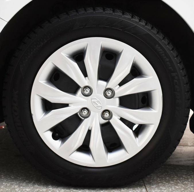 Hyundai Solaris II Москва  - изображение 15