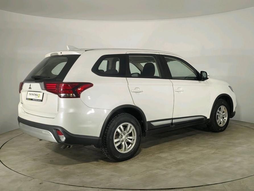 Mitsubishi Outlander III Рестайлинг 3 Санкт-Петербург  - изображение 5