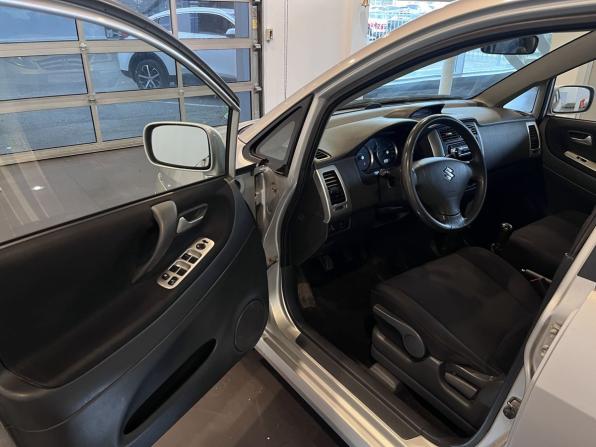 Suzuki Liana I Рестайлинг с пробегом 2005 года, цена 239 000 рублей, 193907 км, седан, Автокод Объявления