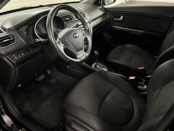 Kia Rio III Рестайлинг с пробегом 2017 года, цена 941 000 рублей, 172746 км, седан, Автокод Объявления