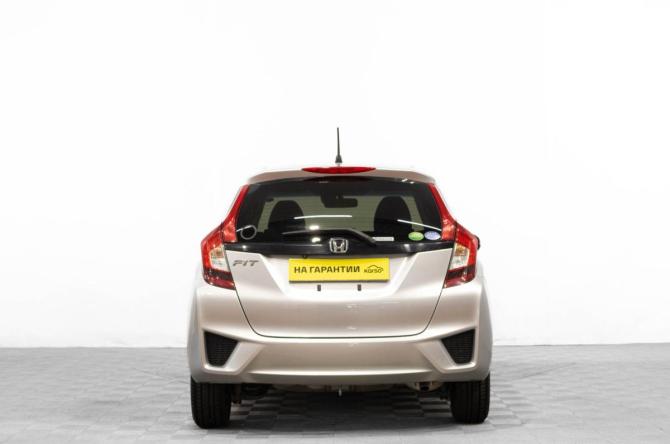 Honda Fit III с пробегом 2017 года, цена 1 099 000 рублей, 95000 км, хэтчбек, Автокод Объявления