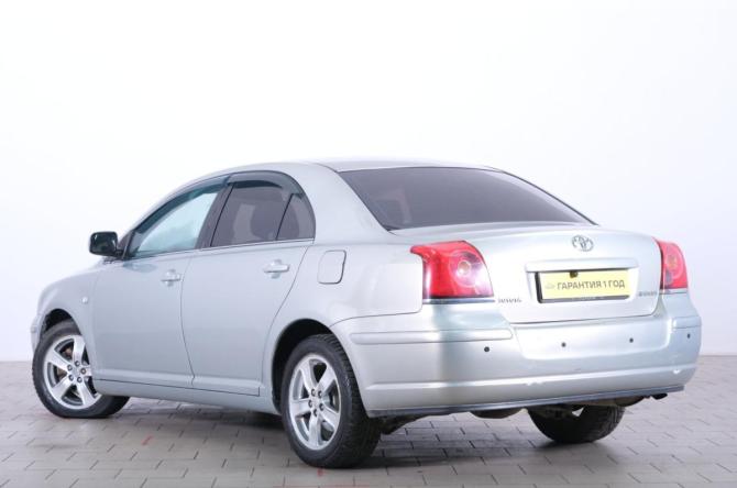 Toyota Avensis II с пробегом 2006 года, цена 699 000 рублей, 420000 км, седан, Автокод Объявления