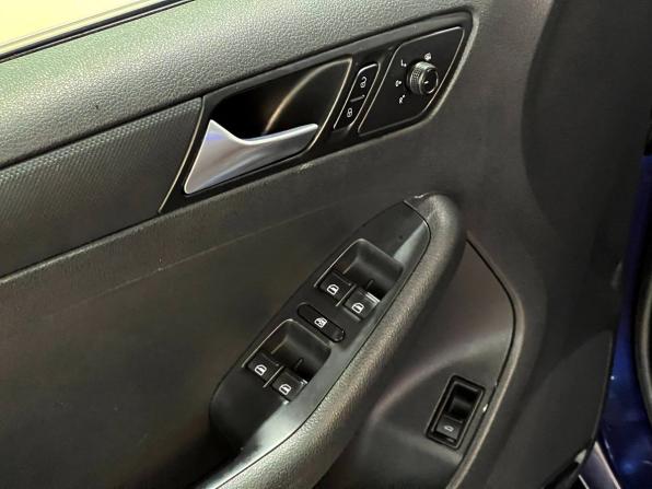 Volkswagen Jetta VI Рестайлинг с пробегом 2015 года, цена 1 570 000 рублей, 66222 км, седан, Автокод Объявления