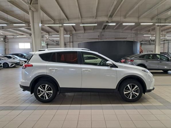 Toyota RAV4 IV (XA40) Рестайлинг с пробегом 2017 года, цена 1 875 000 рублей, 185365 км, внедорожник, Автокод Объявления