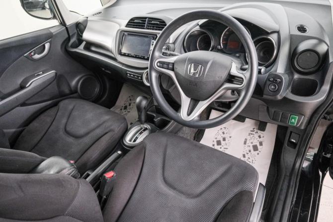 Honda Fit II с пробегом 2013 года, цена 899 000 рублей, 93000 км, хэтчбек, Автокод Объявления