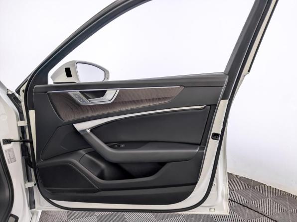 Audi A6 V (C8) с пробегом 2021 года, цена 4 250 000 рублей, 91465 км, седан, Автокод Объявления