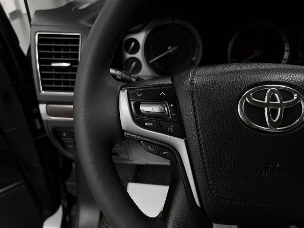 Toyota Land Cruiser 200 Series Рестайлинг 2 с пробегом 2016 года, цена 4 495 000 рублей, 366545 км, внедорожник, Автокод Объявления