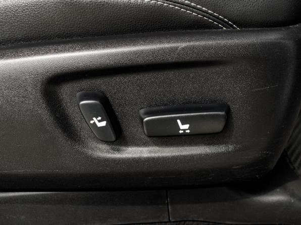 Toyota Land Cruiser Prado 150 Series Рестайлинг 1 с пробегом 2014 года, цена 3 075 000 рублей, 330617 км, внедорожник, Автокод Объявления