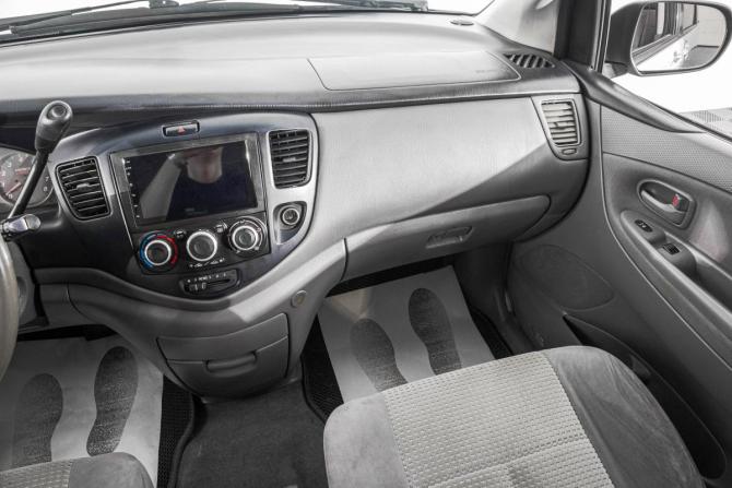 Mazda MPV II (LW) Рестайлинг с пробегом 2005 года, цена 719 000 рублей, 412000 км, компактвэн, Автокод Объявления