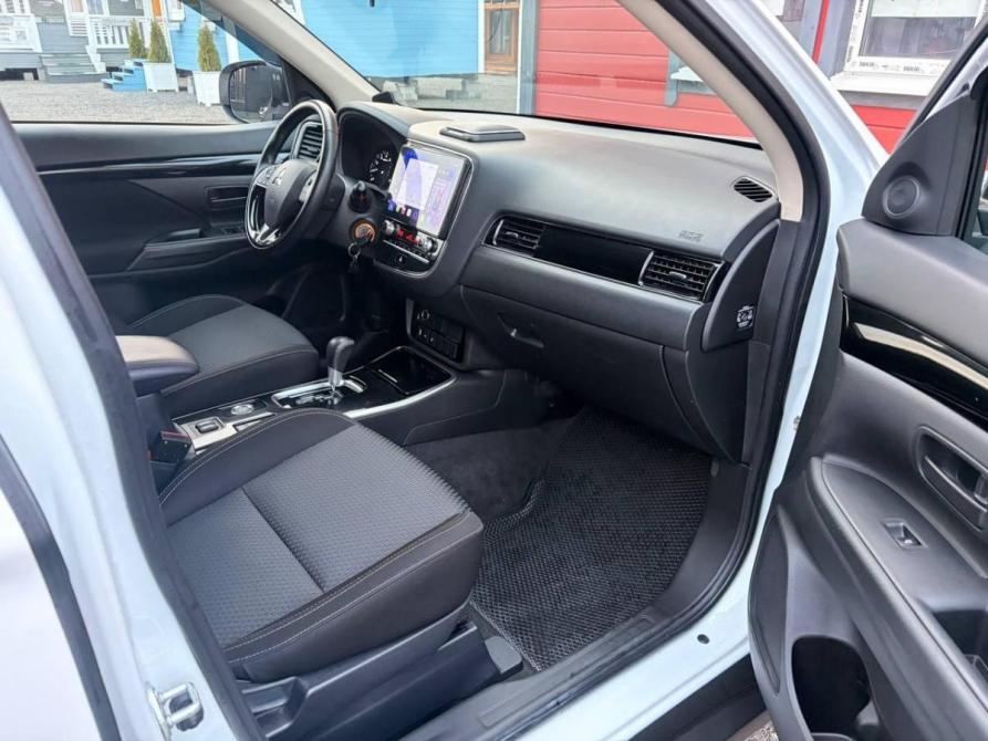 Mitsubishi Outlander III Рестайлинг 3 Санкт-Петербург  - изображение 11