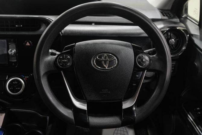 Toyota Aqua I Рестайлинг 2 с пробегом 2018 года, цена 1 129 000 рублей, 235981 км, хэтчбек, Автокод Объявления