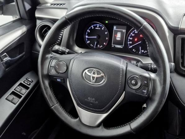 Toyota RAV4 IV (XA40) Рестайлинг с пробегом 2017 года, цена 2 469 000 рублей, 123002 км, внедорожник, Автокод Объявления