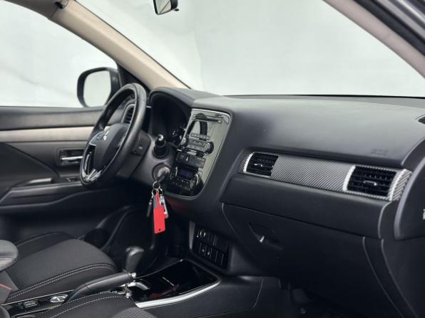 Mitsubishi Outlander III Рестайлинг 2 с пробегом 2018 года, цена 1 990 000 рублей, 148915 км, внедорожник, Автокод Объявления