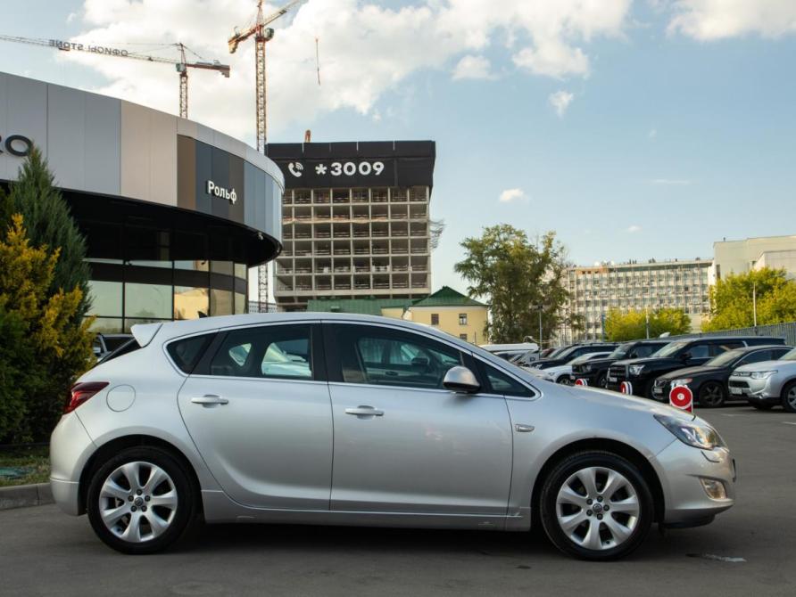 Opel Astra J Москва  - изображение 3