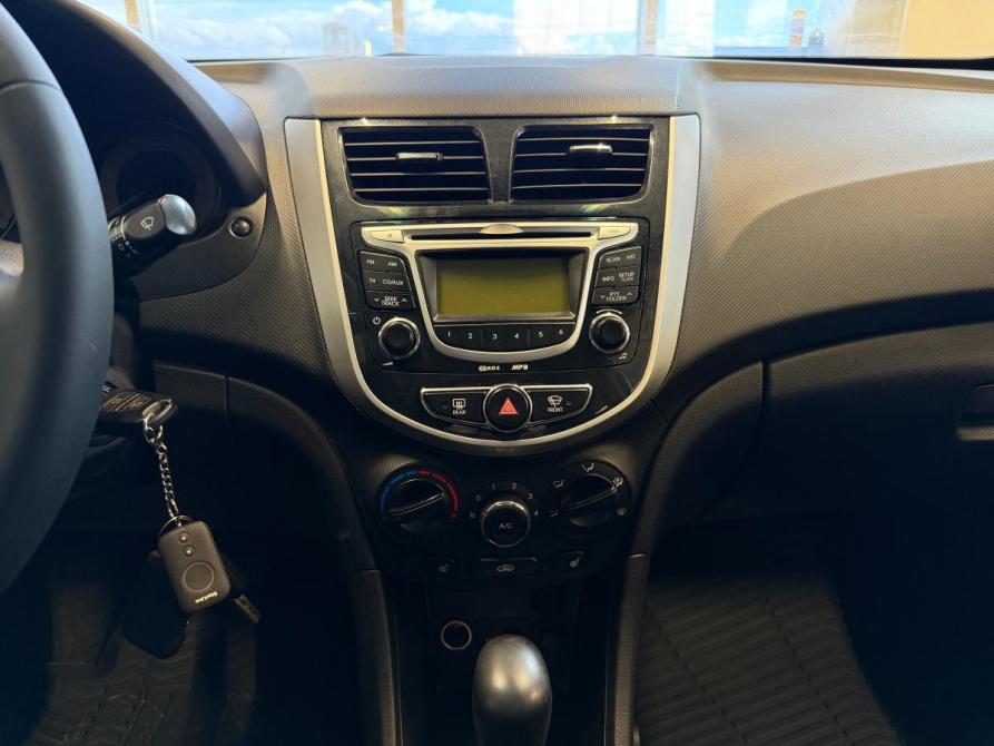 Hyundai Solaris I Волгоград  - изображение 12