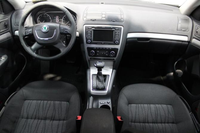 Skoda Octavia II (A5) Рестайлинг с пробегом 2012 года, цена 579 000 рублей, 419377 км, лифтбек, Автокод Объявления