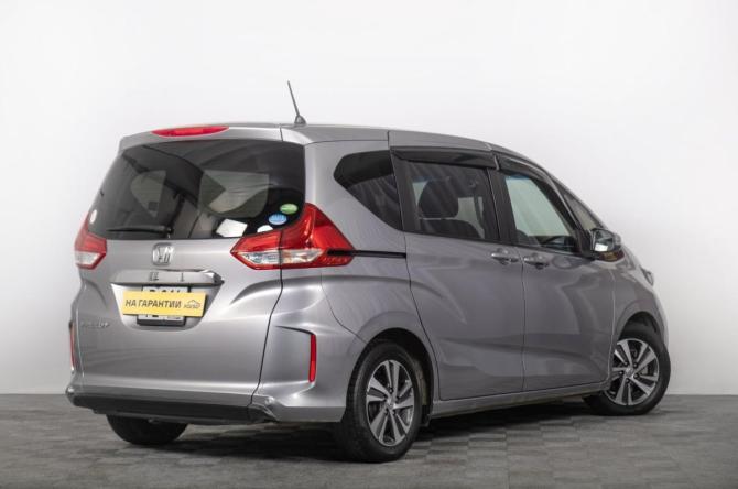 Honda Freed II Рестайлинг с пробегом 2019 года, цена 1 739 000 рублей, 118000 км, компактвэн, Автокод Объявления