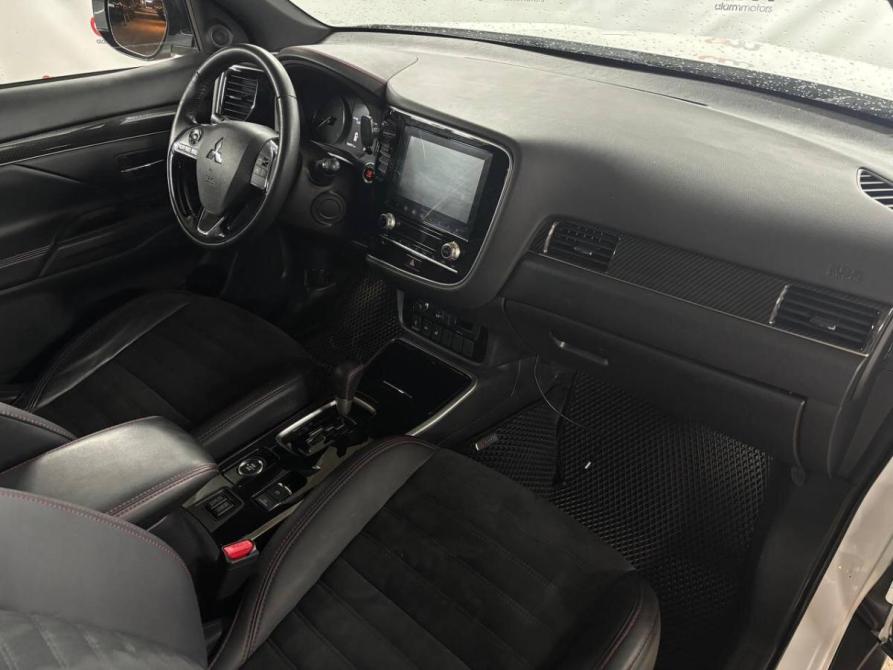 Mitsubishi Outlander III Рестайлинг 3 Санкт-Петербург  - изображение 12