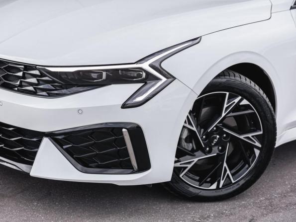 Kia K5 III Рестайлинг с пробегом 2025 года, цена 3 798 000 рублей, 20088 км, седан, Автокод Объявления