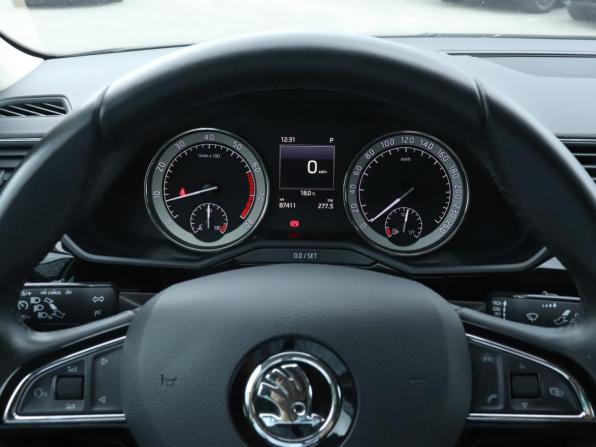 Skoda Superb III с пробегом 2015 года, цена 2 300 000 рублей, 87391 км, лифтбек, Автокод Объявления
