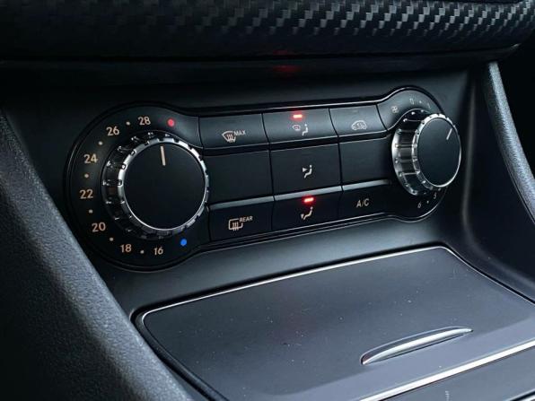 Mercedes-Benz GLA I (X156) Рестайлинг с пробегом 2019 года, цена 2 190 600 рублей, 62570 км, внедорожник, Автокод Объявления