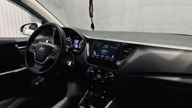 Hyundai Solaris II Рестайлинг с пробегом 2021 года, цена 1 549 000 рублей, 104292 км, седан, Автокод Объявления