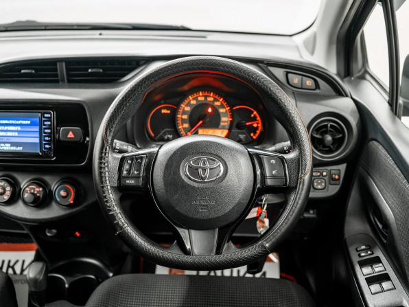 Toyota Vitz III (XP130) Рестайлинг 2 с пробегом 2019 года, цена 1 000 000 рублей, 105400 км, хэтчбек, Автокод Объявления