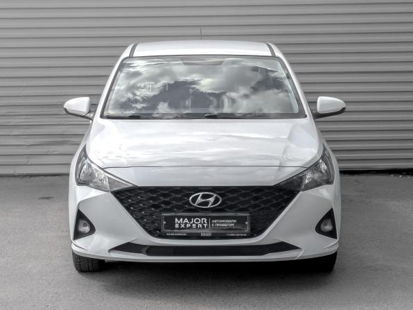 Hyundai Solaris II Рестайлинг с пробегом 2022 года, цена 1 650 000 рублей, 76792 км, седан, Автокод Объявления
