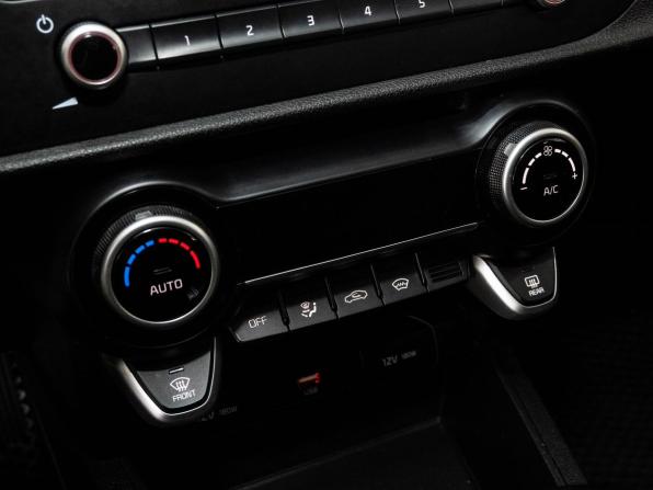 Kia Rio IV Рестайлинг с пробегом 2021 года, цена 1 788 000 рублей, 59120 км, хэтчбек, Автокод Объявления
