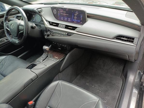 Lexus ES VII с пробегом 2020 года, цена 3 999 000 рублей, 137769 км, седан, Автокод Объявления