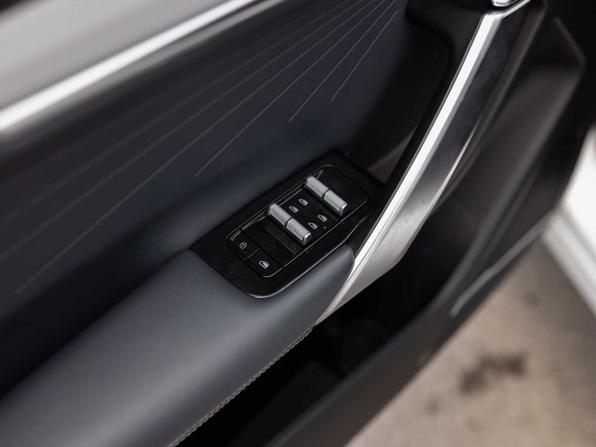 Geely Atlas II с пробегом 2023 года, цена 2 570 000 рублей, 49334 км, внедорожник, Автокод Объявления