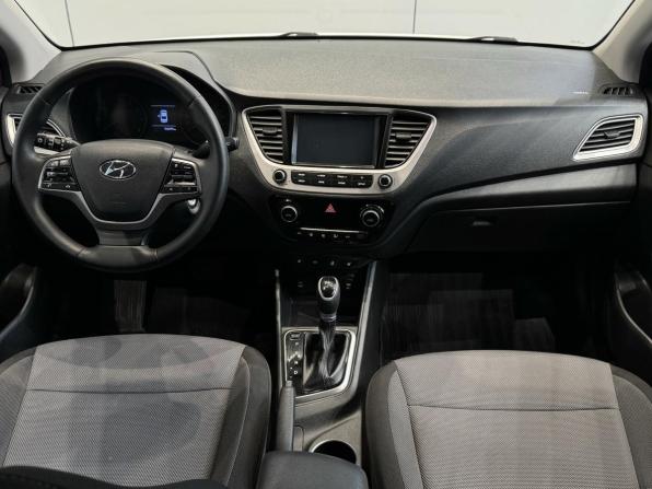 Hyundai Solaris II с пробегом 2020 года, цена 1 470 000 рублей, 156040 км, седан, Автокод Объявления