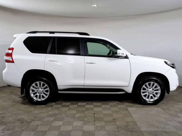 Toyota Land Cruiser Prado 150 Series Рестайлинг 1 с пробегом 2014 года, цена 2 698 000 рублей, 333755 км, внедорожник, Автокод Объявления