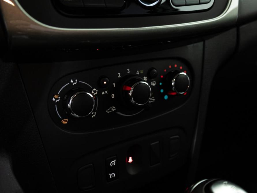 Renault Logan II Рестайлинг Санкт-Петербург  - изображение 17