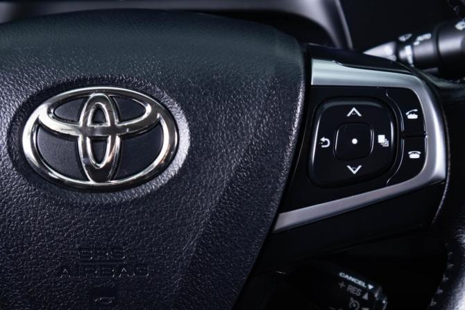 Toyota Camry VII (XV50) Рестайлинг с пробегом 2015 года, цена 1 799 000 рублей, 209075 км, седан, Автокод Объявления