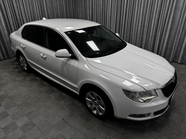 Skoda Superb II с пробегом 2012 года, цена 1 045 000 рублей, 280800 км, лифтбек, Автокод Объявления