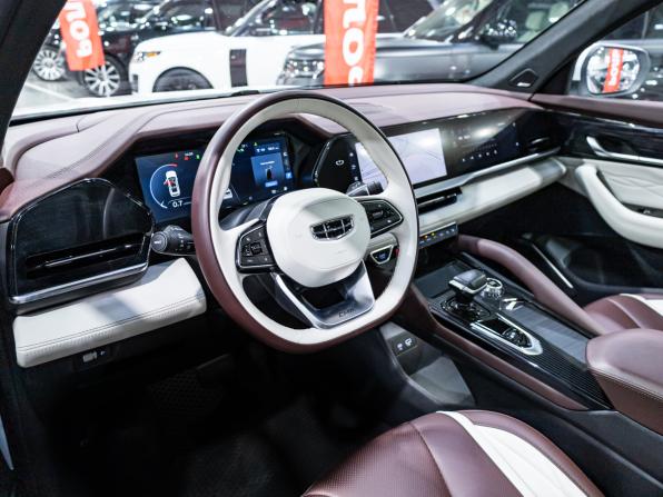 Geely Monjaro I с пробегом 2023 года, цена 3 249 585 рублей, 34445 км, внедорожник, Автокод Объявления